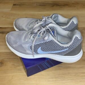 Nike Revolution 3 Shoes